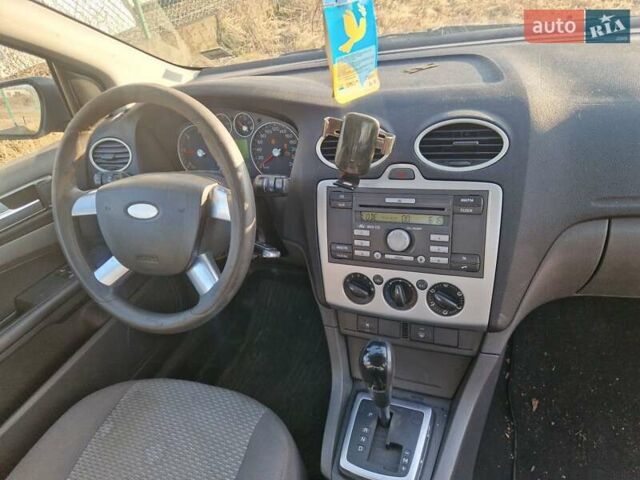 Синий Форд Фокус, объемом двигателя 1.6 л и пробегом 255 тыс. км за 2600 $, фото 11 на Automoto.ua