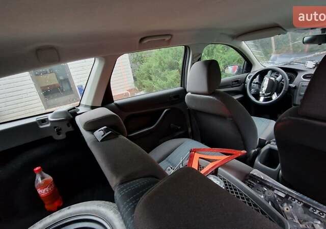 Синий Форд Фокус, объемом двигателя 1.6 л и пробегом 230 тыс. км за 1000 $, фото 9 на Automoto.ua