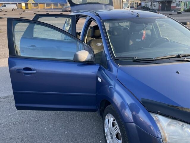Синий Форд Фокус, объемом двигателя 1.8 л и пробегом 226 тыс. км за 3200 $, фото 1 на Automoto.ua
