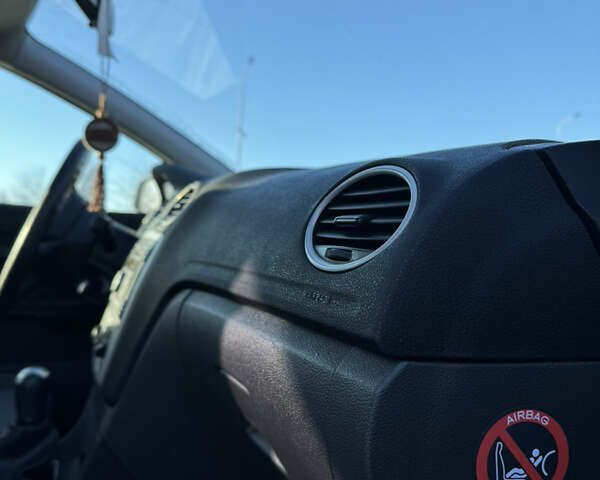 Синій Форд Фокус, об'ємом двигуна 1.4 л та пробігом 200 тис. км за 4800 $, фото 32 на Automoto.ua