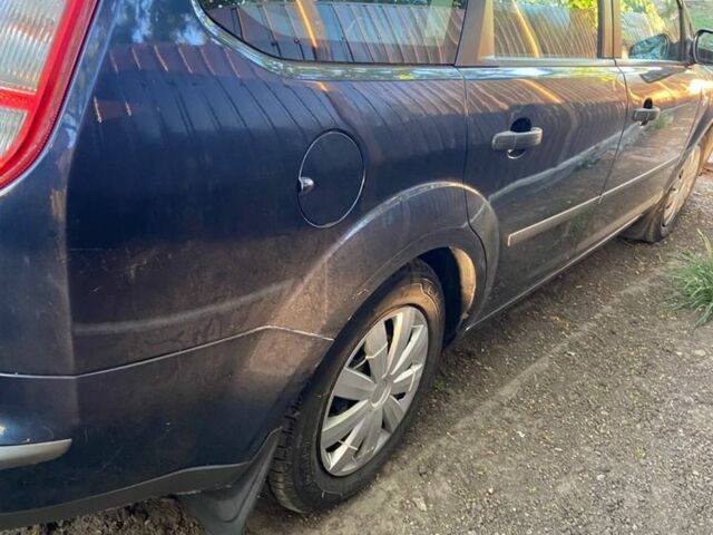 Синий Форд Фокус, объемом двигателя 1.8 л и пробегом 125 тыс. км за 4550 $, фото 5 на Automoto.ua