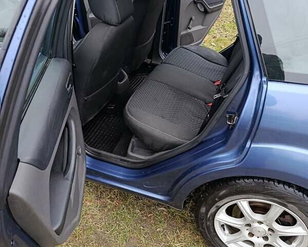 Синій Форд Фокус, об'ємом двигуна 1.6 л та пробігом 299 тис. км за 5000 $, фото 10 на Automoto.ua
