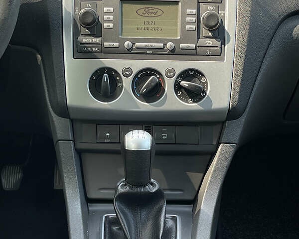 Синий Форд Фокус, объемом двигателя 1.56 л и пробегом 359 тыс. км за 4200 $, фото 3 на Automoto.ua