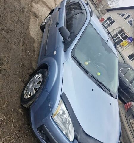 Синий Форд Фокус, объемом двигателя 1.6 л и пробегом 242 тыс. км за 4000 $, фото 5 на Automoto.ua