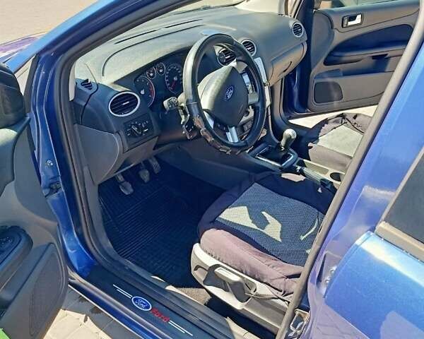 Синий Форд Фокус, объемом двигателя 1.6 л и пробегом 224 тыс. км за 5400 $, фото 5 на Automoto.ua