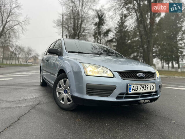 Синий Форд Фокус, объемом двигателя 1.6 л и пробегом 235 тыс. км за 4750 $, фото 4 на Automoto.ua