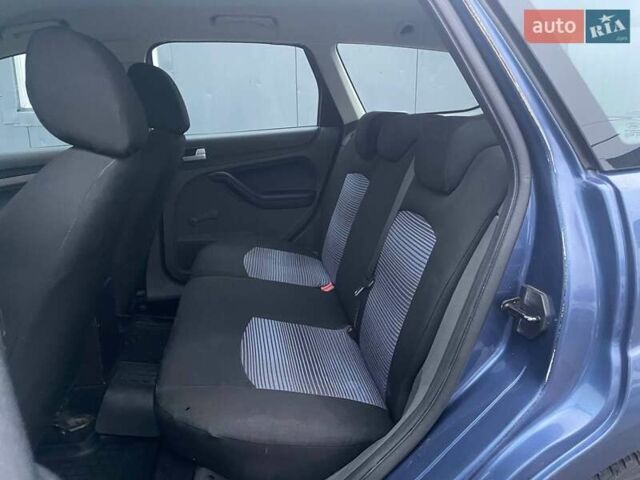 Синий Форд Фокус, объемом двигателя 1.6 л и пробегом 195 тыс. км за 5790 $, фото 9 на Automoto.ua