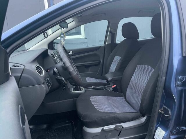 Синій Форд Фокус, об'ємом двигуна 1.6 л та пробігом 195 тис. км за 5790 $, фото 8 на Automoto.ua