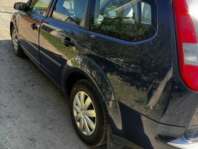 Синий Форд Фокус, объемом двигателя 1.8 л и пробегом 125 тыс. км за 4550 $, фото 4 на Automoto.ua