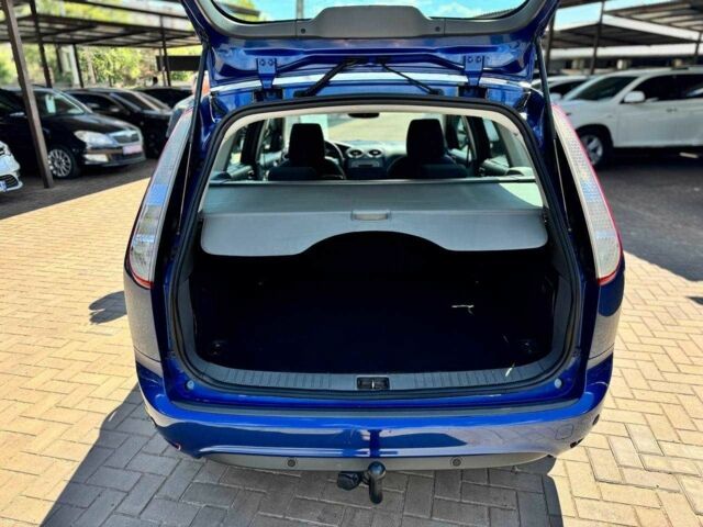 Синий Форд Фокус, объемом двигателя 1.6 л и пробегом 187 тыс. км за 6400 $, фото 6 на Automoto.ua