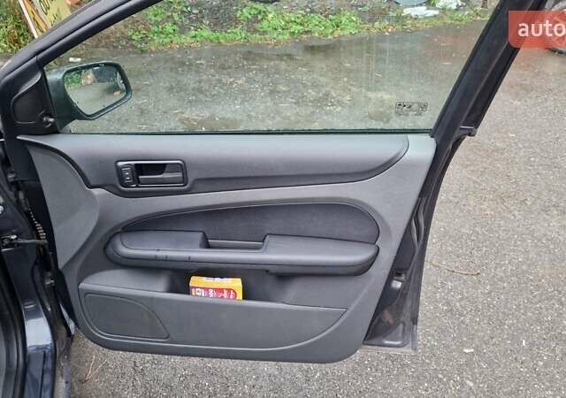 Синий Форд Фокус, объемом двигателя 1.6 л и пробегом 230 тыс. км за 1000 $, фото 14 на Automoto.ua