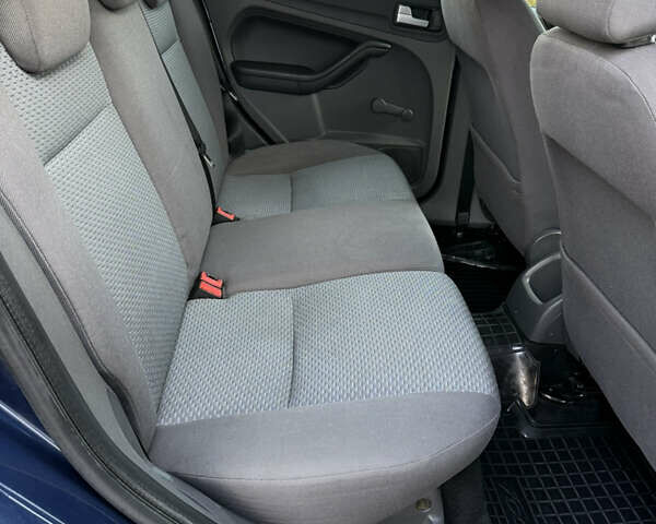 Синий Форд Фокус, объемом двигателя 1.6 л и пробегом 275 тыс. км за 4250 $, фото 22 на Automoto.ua