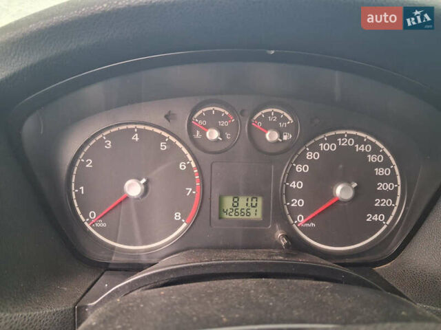 Синій Форд Фокус, об'ємом двигуна 1.6 л та пробігом 426 тис. км за 3000 $, фото 7 на Automoto.ua