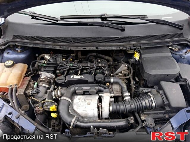 Синій Форд Фокус, об'ємом двигуна 1.6 л та пробігом 36000 тис. км за 4150 $, фото 8 на Automoto.ua