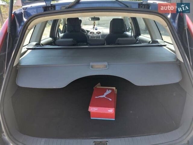 Синий Форд Фокус, объемом двигателя 1.56 л и пробегом 310 тыс. км за 3400 $, фото 16 на Automoto.ua