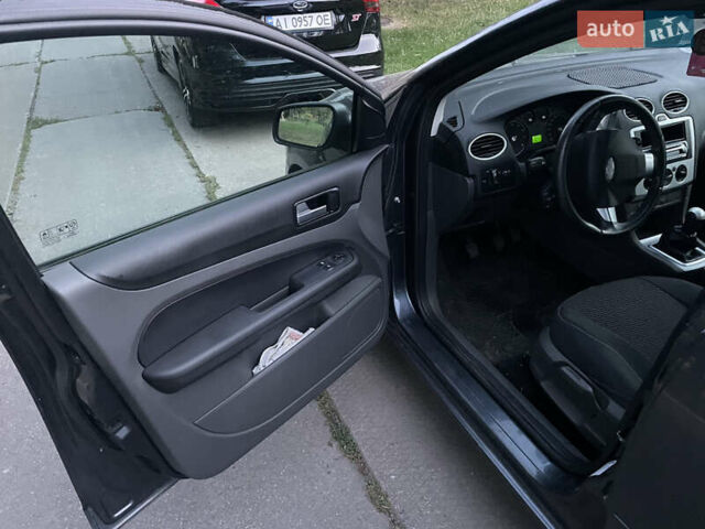 Синий Форд Фокус, объемом двигателя 1.8 л и пробегом 188 тыс. км за 5500 $, фото 6 на Automoto.ua