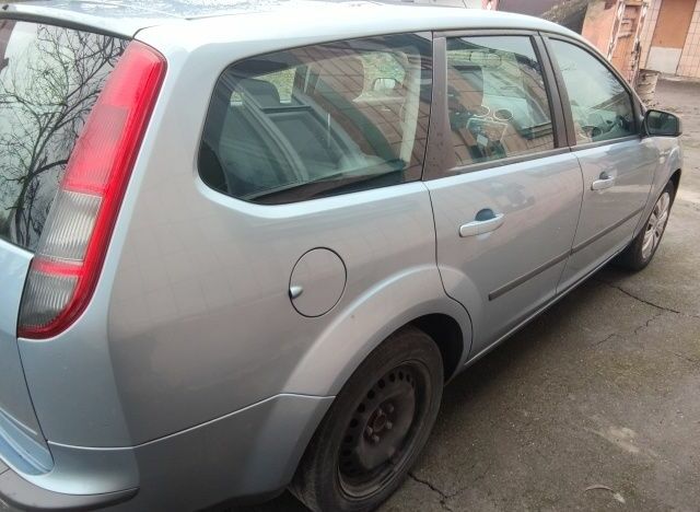 Синій Форд Фокус, об'ємом двигуна 1.8 л та пробігом 290 тис. км за 3000 $, фото 6 на Automoto.ua