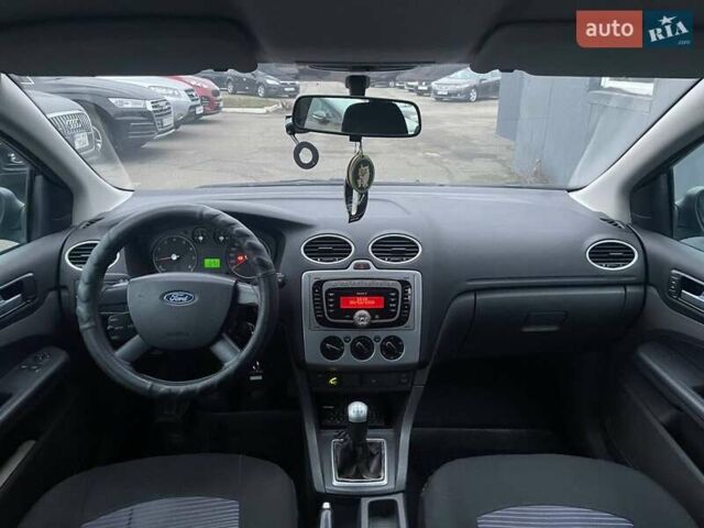 Синий Форд Фокус, объемом двигателя 1.6 л и пробегом 195 тыс. км за 5790 $, фото 12 на Automoto.ua