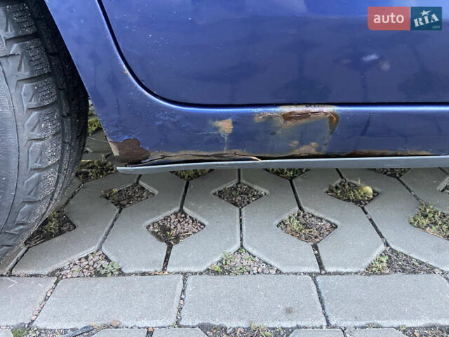 Синий Форд Фокус, объемом двигателя 1.6 л и пробегом 350 тыс. км за 3950 $, фото 1 на Automoto.ua