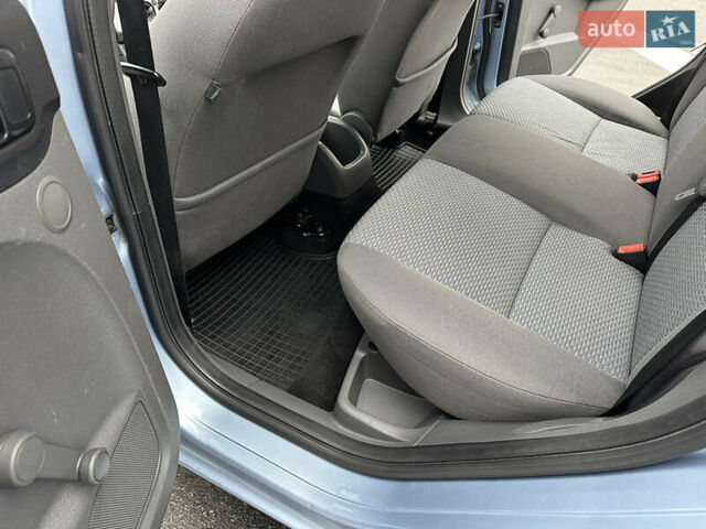 Синий Форд Фокус, объемом двигателя 1.6 л и пробегом 235 тыс. км за 4750 $, фото 37 на Automoto.ua