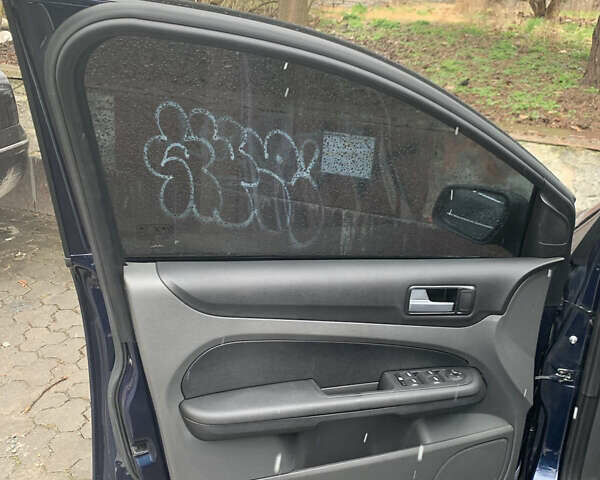 Синий Форд Фокус, объемом двигателя 1.8 л и пробегом 180 тыс. км за 4500 $, фото 14 на Automoto.ua