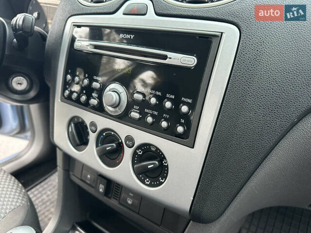 Синий Форд Фокус, объемом двигателя 1.6 л и пробегом 235 тыс. км за 4750 $, фото 46 на Automoto.ua