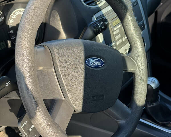 Синій Форд Фокус, об'ємом двигуна 1.4 л та пробігом 200 тис. км за 4800 $, фото 17 на Automoto.ua