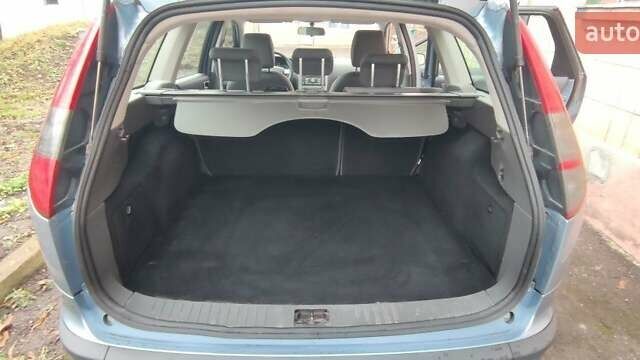 Синий Форд Фокус, объемом двигателя 1.8 л и пробегом 290 тыс. км за 3000 $, фото 7 на Automoto.ua