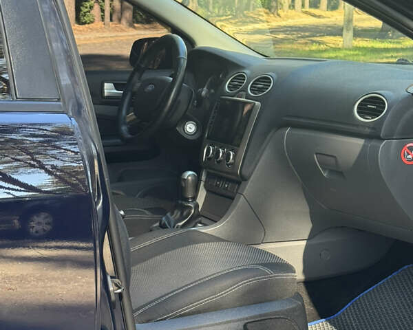 Синій Форд Фокус, об'ємом двигуна 1.6 л та пробігом 216 тис. км за 5200 $, фото 33 на Automoto.ua