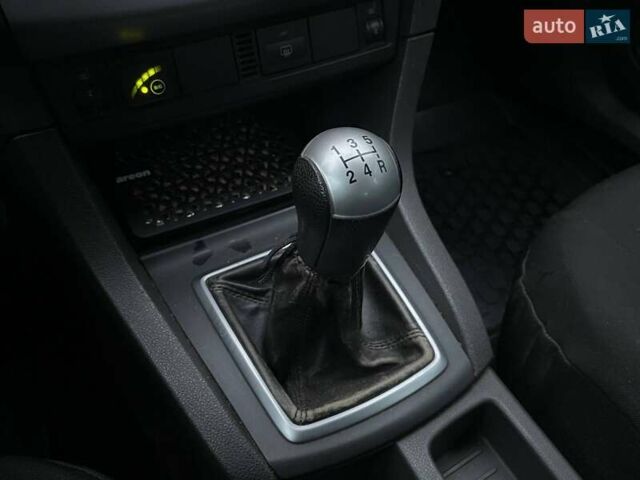 Синий Форд Фокус, объемом двигателя 1.6 л и пробегом 195 тыс. км за 5790 $, фото 24 на Automoto.ua