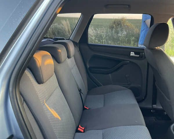 Синий Форд Фокус, объемом двигателя 1.6 л и пробегом 287 тыс. км за 4600 $, фото 13 на Automoto.ua