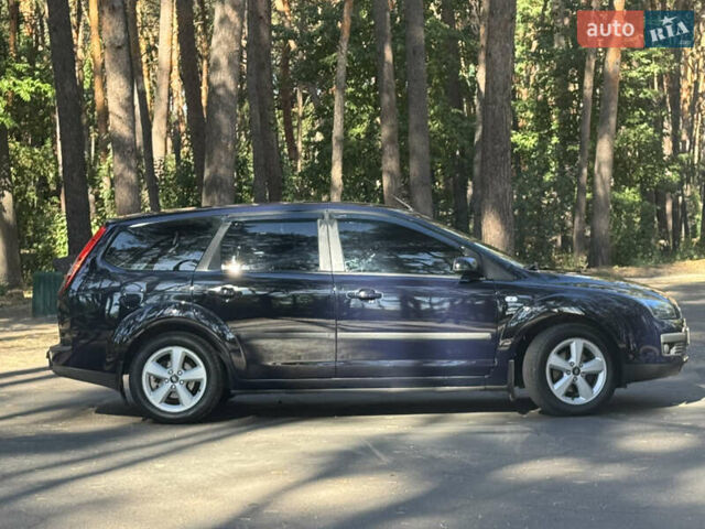 Синій Форд Фокус, об'ємом двигуна 1.6 л та пробігом 216 тис. км за 5200 $, фото 6 на Automoto.ua
