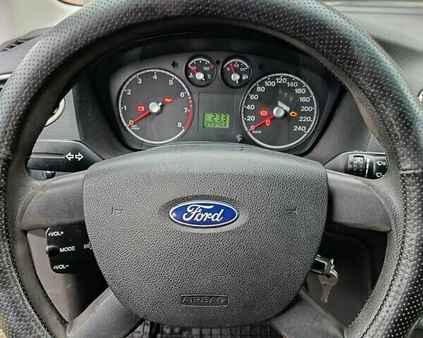 Синій Форд Фокус, об'ємом двигуна 1.6 л та пробігом 299 тис. км за 5000 $, фото 6 на Automoto.ua