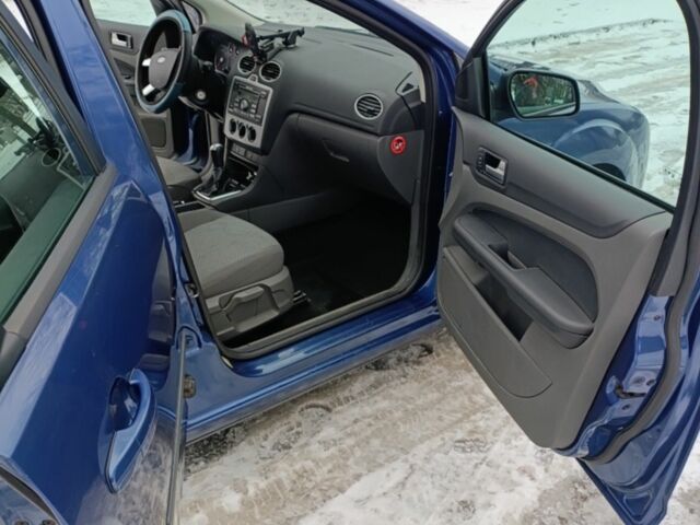 Синій Форд Фокус, об'ємом двигуна 1.6 л та пробігом 333 тис. км за 4500 $, фото 6 на Automoto.ua