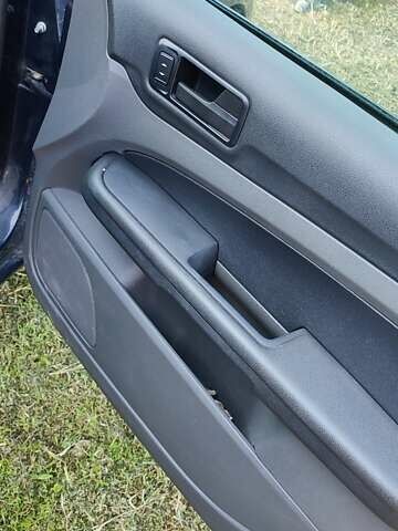 Синий Форд Фокус, объемом двигателя 1.6 л и пробегом 274 тыс. км за 4300 $, фото 3 на Automoto.ua