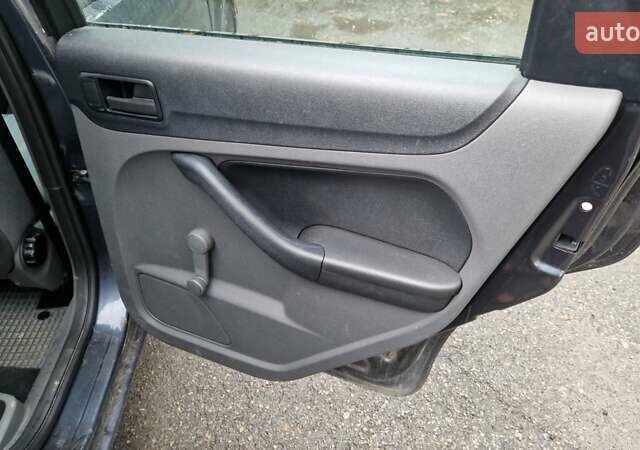 Синий Форд Фокус, объемом двигателя 1.6 л и пробегом 230 тыс. км за 1000 $, фото 16 на Automoto.ua