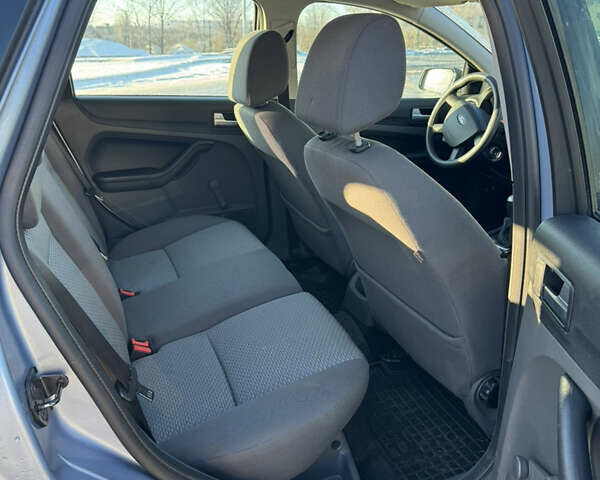 Синій Форд Фокус, об'ємом двигуна 1.4 л та пробігом 200 тис. км за 4800 $, фото 27 на Automoto.ua