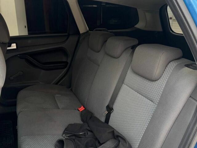 Синій Форд Фокус, об'ємом двигуна 1.6 л та пробігом 210 тис. км за 3300 $, фото 7 на Automoto.ua