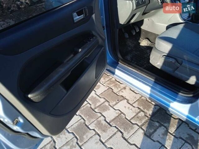 Синий Форд Фокус, объемом двигателя 1.6 л и пробегом 300 тыс. км за 4500 $, фото 11 на Automoto.ua
