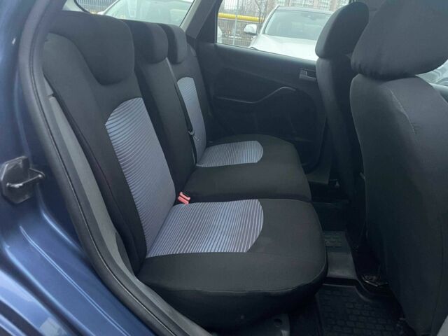 Синій Форд Фокус, об'ємом двигуна 1.6 л та пробігом 195 тис. км за 5790 $, фото 10 на Automoto.ua