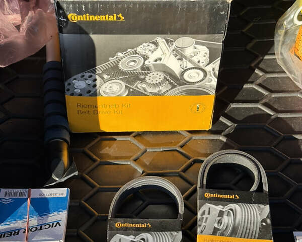 Синій Форд Фокус, об'ємом двигуна 1.4 л та пробігом 200 тис. км за 4800 $, фото 25 на Automoto.ua