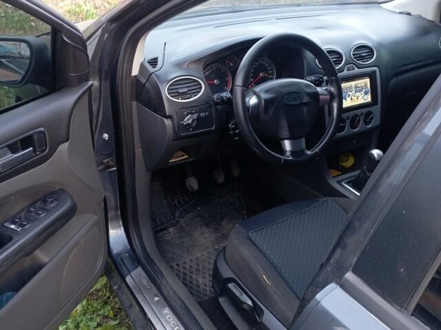 Синій Форд Фокус, об'ємом двигуна 1.6 л та пробігом 400 тис. км за 2500 $, фото 2 на Automoto.ua