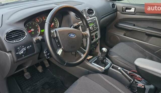 Синій Форд Фокус, об'ємом двигуна 1.6 л та пробігом 300 тис. км за 3999 $, фото 8 на Automoto.ua