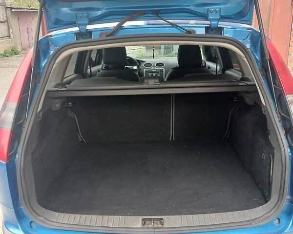 Синій Форд Фокус, об'ємом двигуна 1.8 л та пробігом 228 тис. км за 4900 $, фото 3 на Automoto.ua