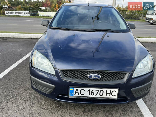 Синій Форд Фокус, об'ємом двигуна 1.6 л та пробігом 224 тис. км за 4200 $, фото 2 на Automoto.ua