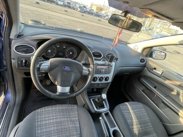 Синий Форд Фокус, объемом двигателя 1.8 л и пробегом 226 тыс. км за 3200 $, фото 8 на Automoto.ua