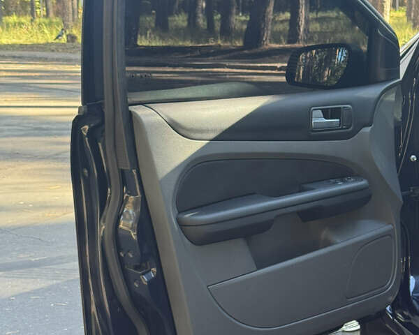 Синій Форд Фокус, об'ємом двигуна 1.6 л та пробігом 216 тис. км за 5200 $, фото 14 на Automoto.ua