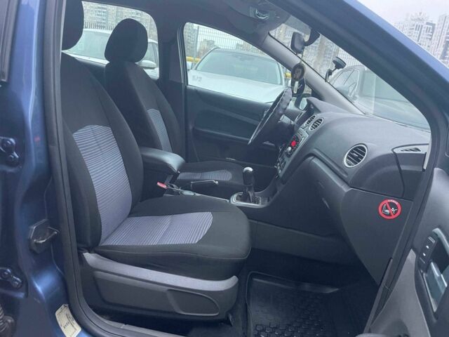 Синій Форд Фокус, об'ємом двигуна 1.6 л та пробігом 195 тис. км за 5790 $, фото 11 на Automoto.ua