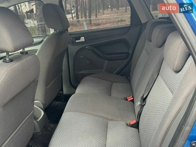 Синій Форд Фокус, об'ємом двигуна 1.6 л та пробігом 250 тис. км за 4900 $, фото 9 на Automoto.ua