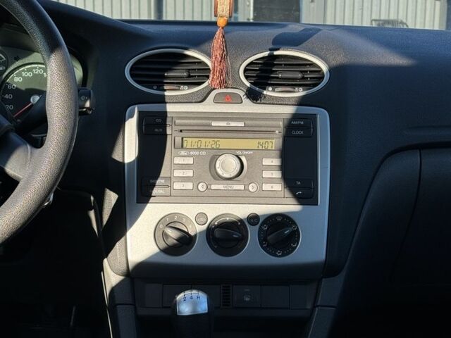 Синий Форд Фокус, объемом двигателя 1.4 л и пробегом 200 тыс. км за 5200 $, фото 23 на Automoto.ua